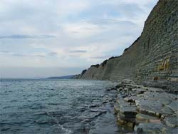 Дивноморск - скалистый берег